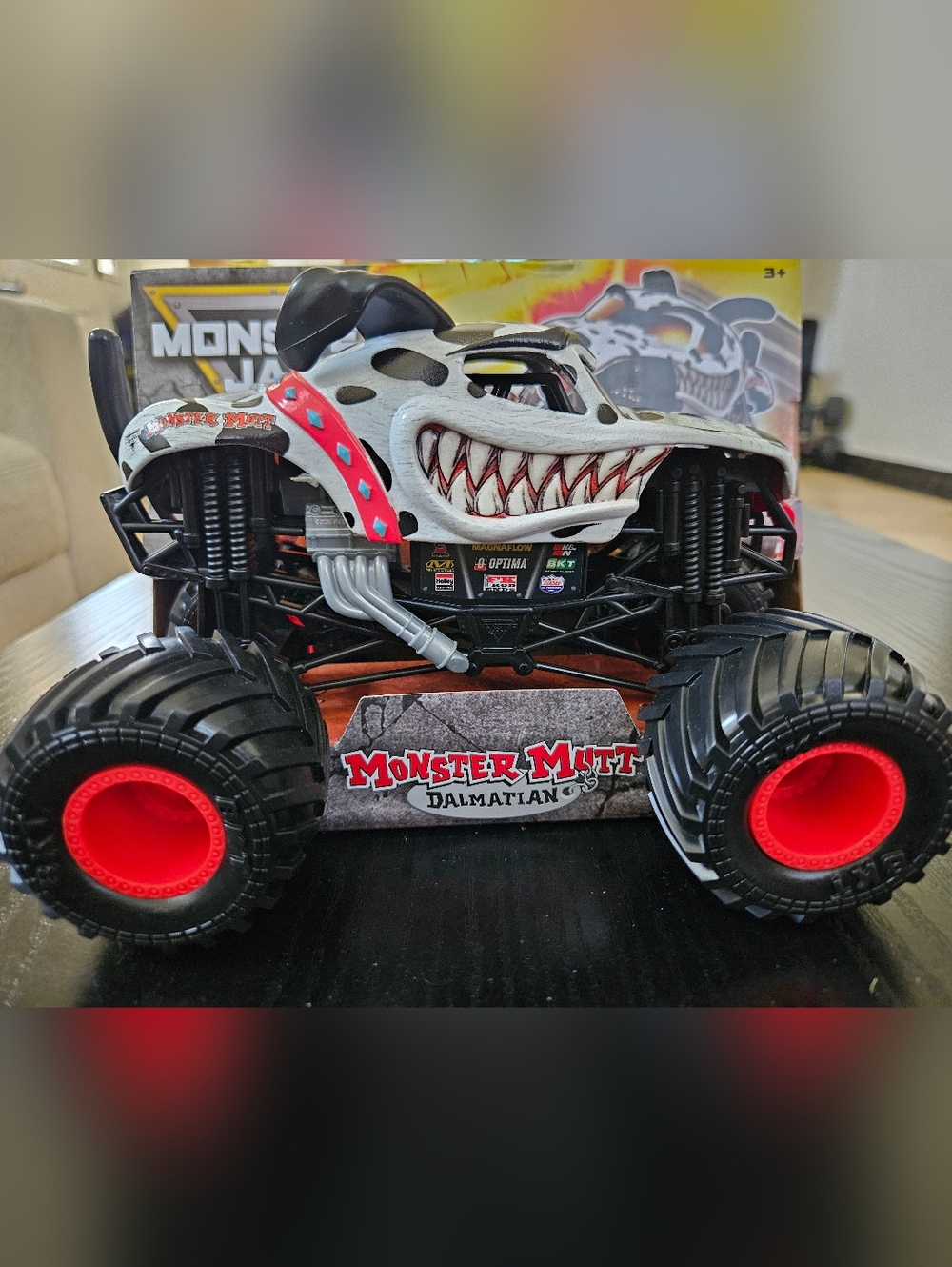 0Monster Mutt Dalmatian  Monster Jam Scale 1:24  Serie 27